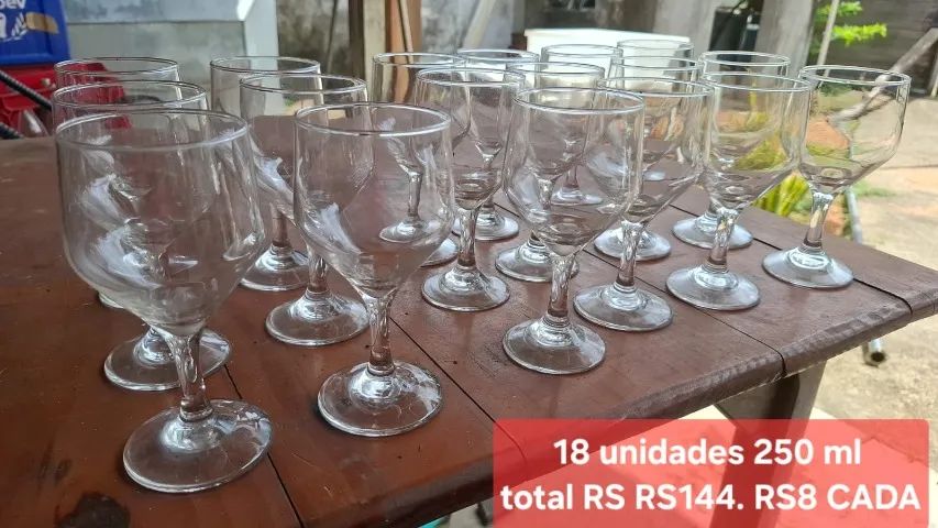 Utensílios variados para cozinha de restaurante 