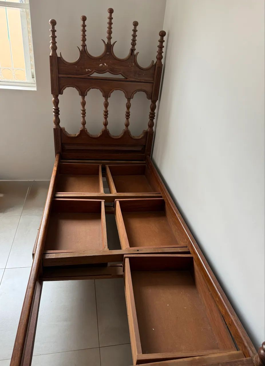 Cama em sucupira de solteiro com gavetas  - Foto 2