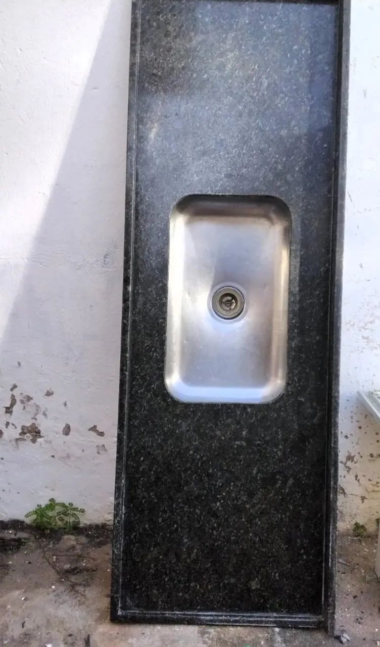 Pia de Cozinha em Granito Preto com Cuba Inox 1,60m - USADA