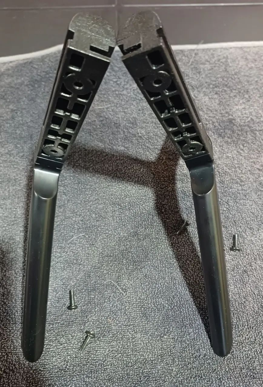Base ou pé dupla smart tv samsung ru7100 50 polegadas  - Foto 4