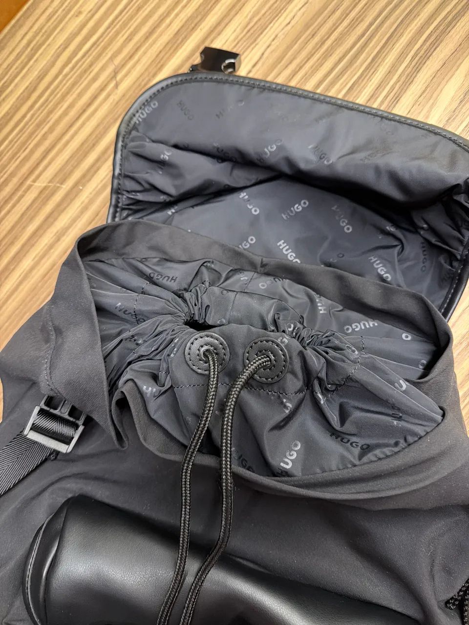 Mochila Hugo preta - Foto 5
