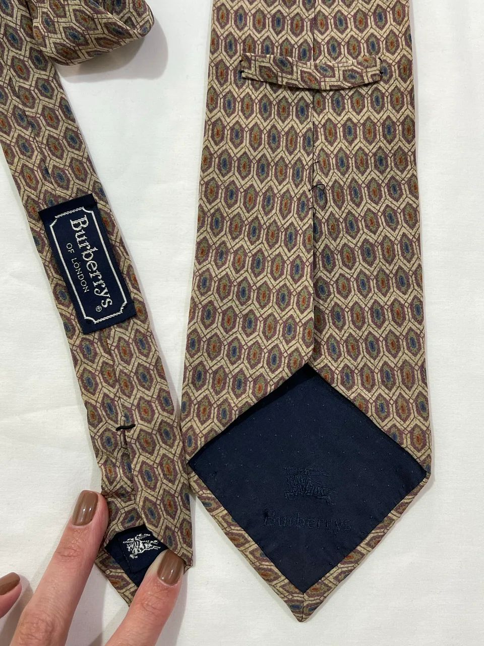 GRAVATA BURBERRY EM SEDA 