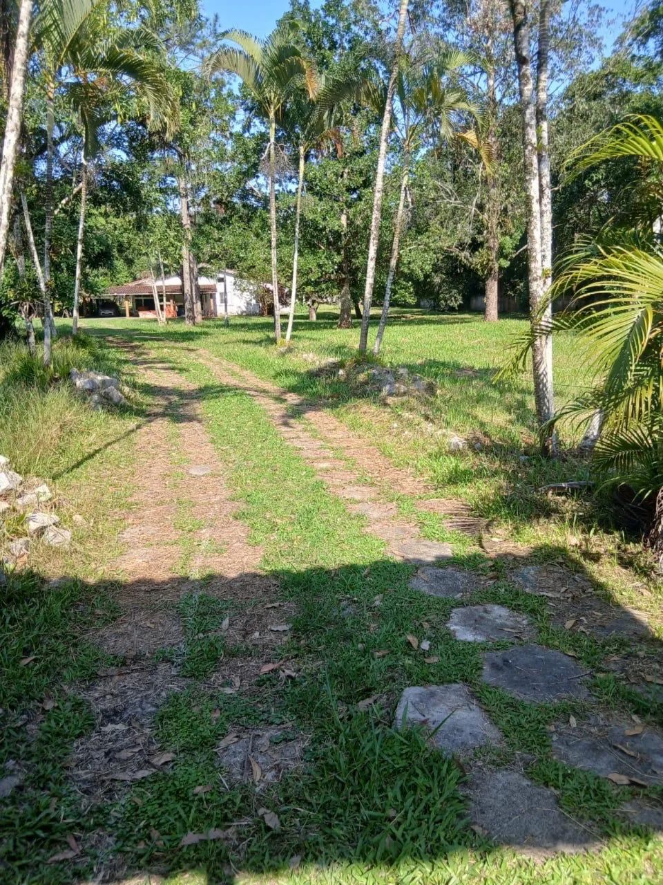 Chácara com 13.800 m², piscina e ampla área verde em Itanhaém