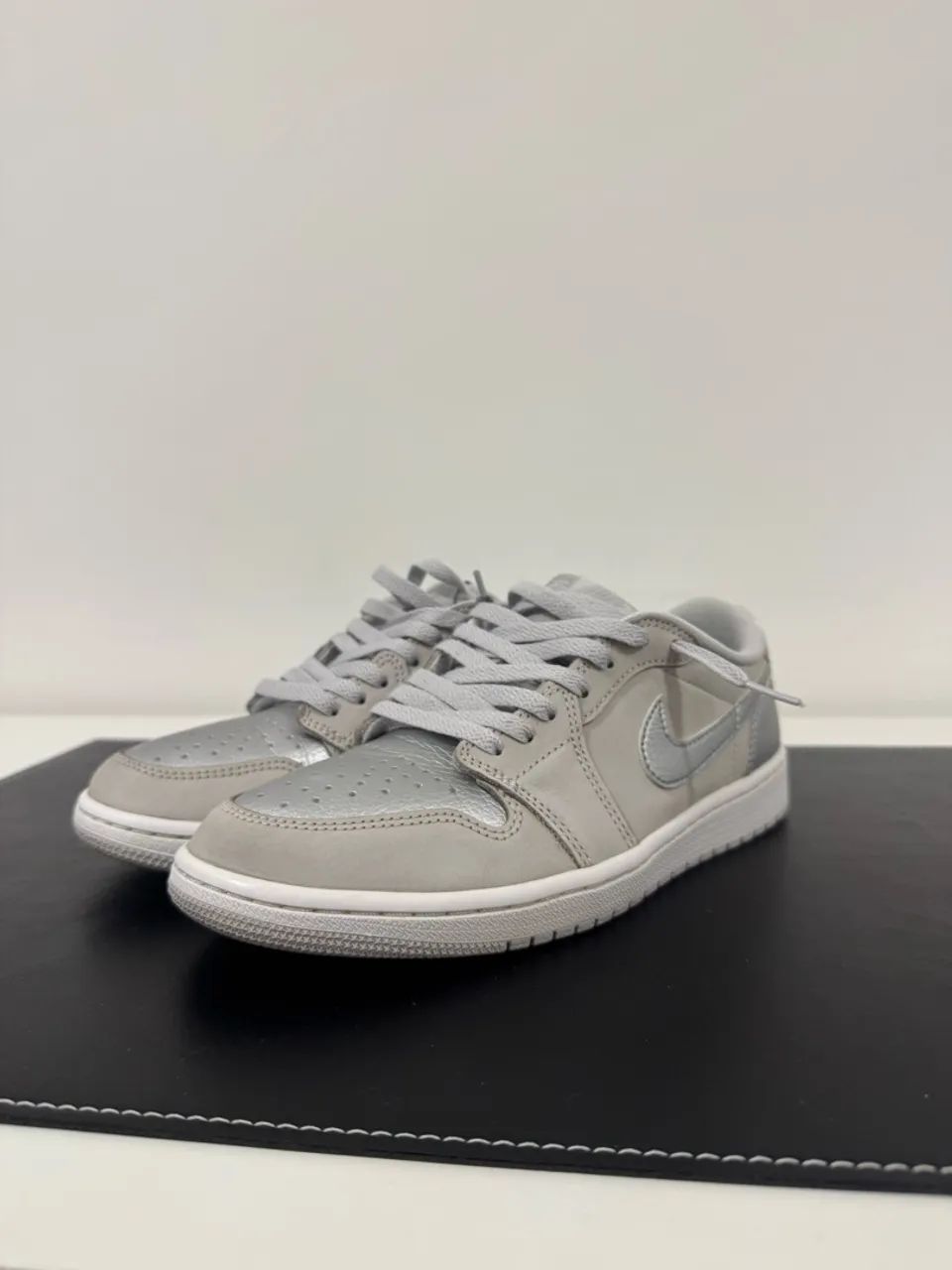 Air Jordan 1 low silver
