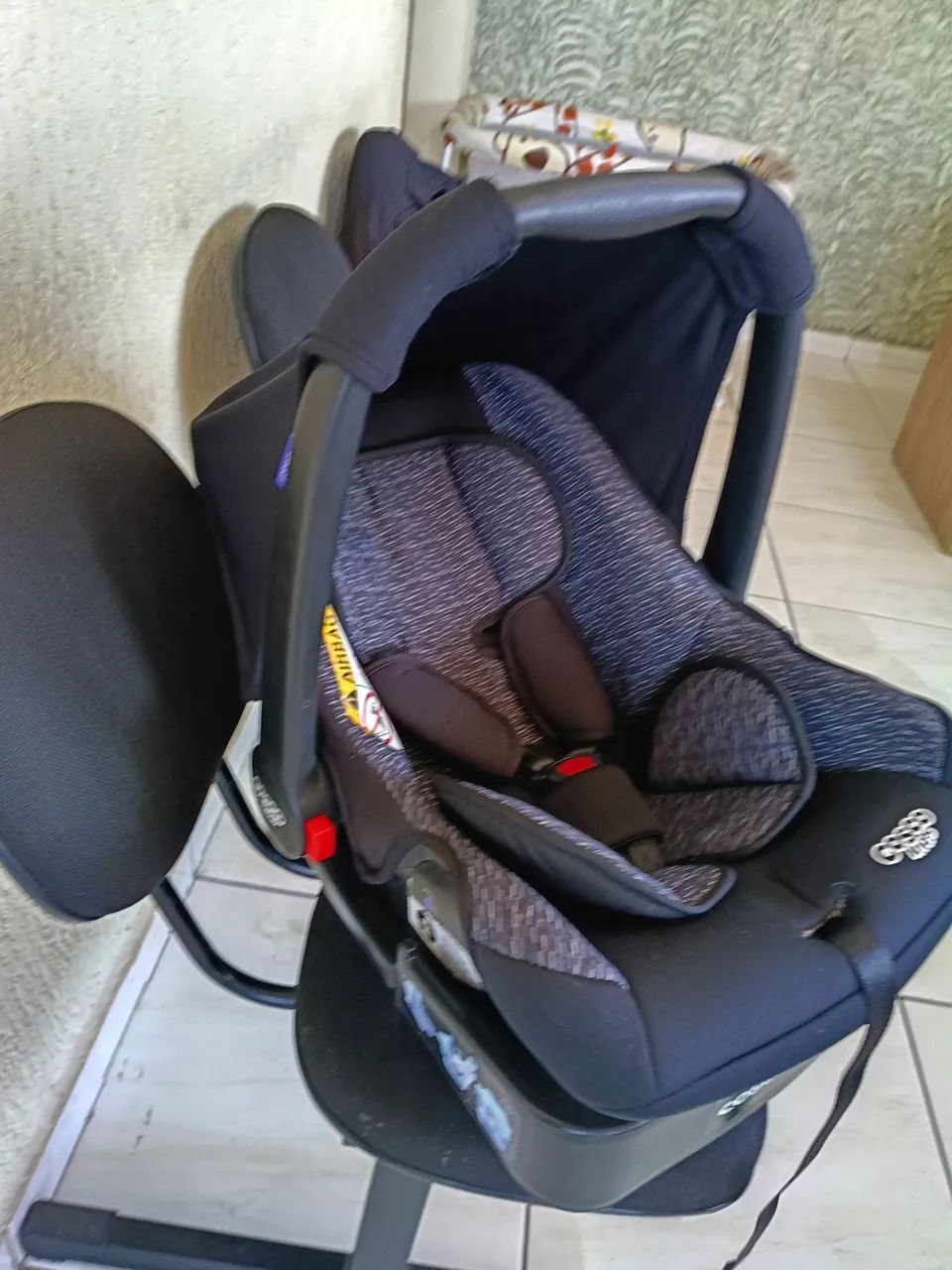 Bebê conforto com base para veículo - Foto 2