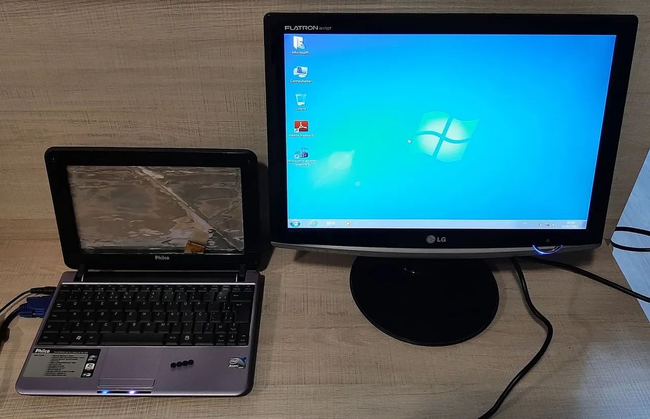Notebook Philco 10B B10IE01 cor lilás Intel Atom 2GB 320GB
