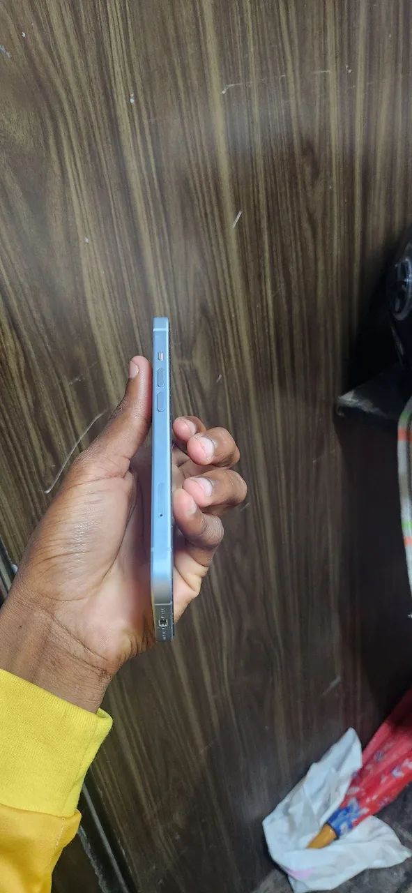 Iphone 15 branco todo original com garantia Apple  - Foto 4