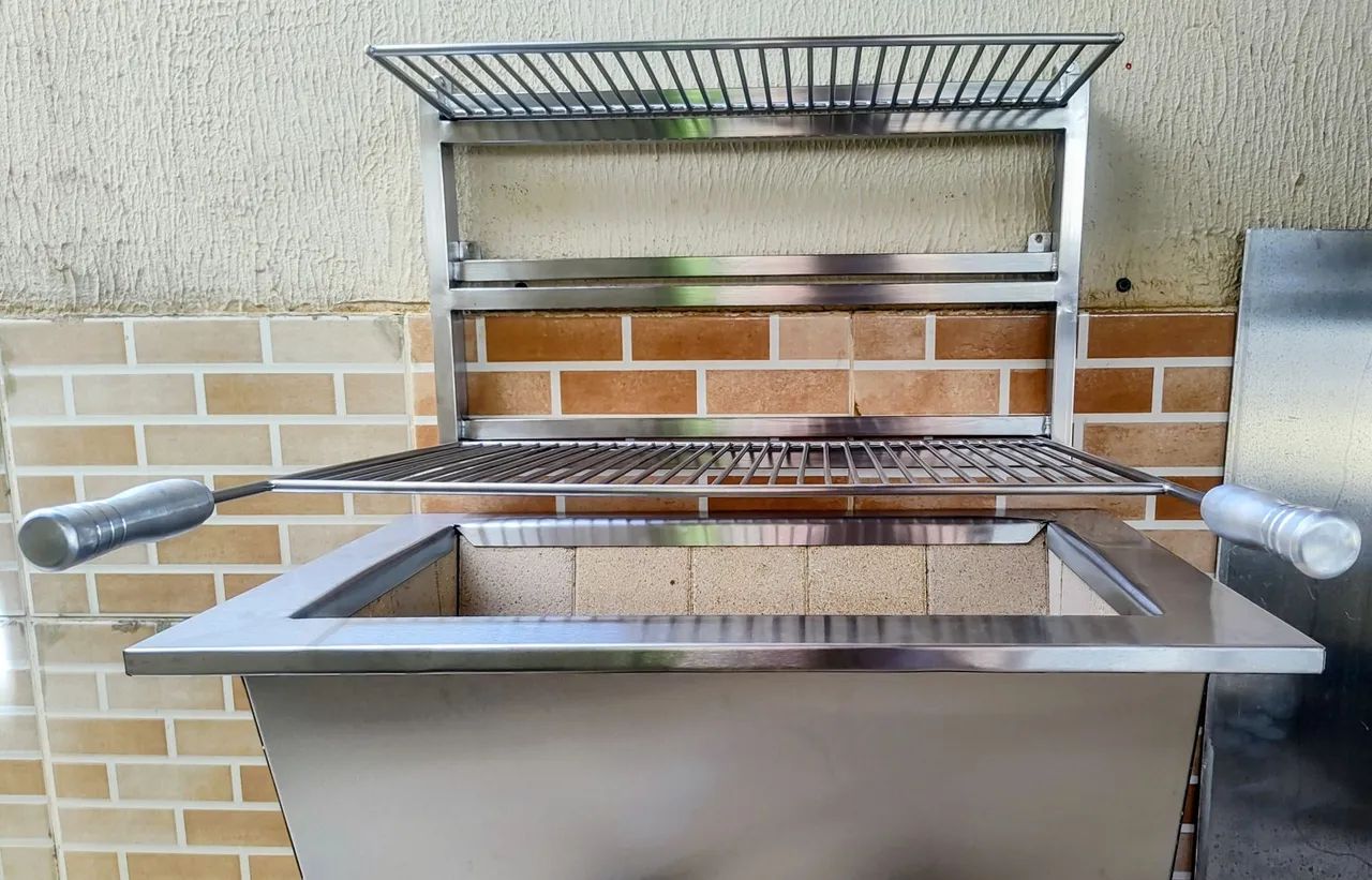 Churrasqueira com braseiro em inox