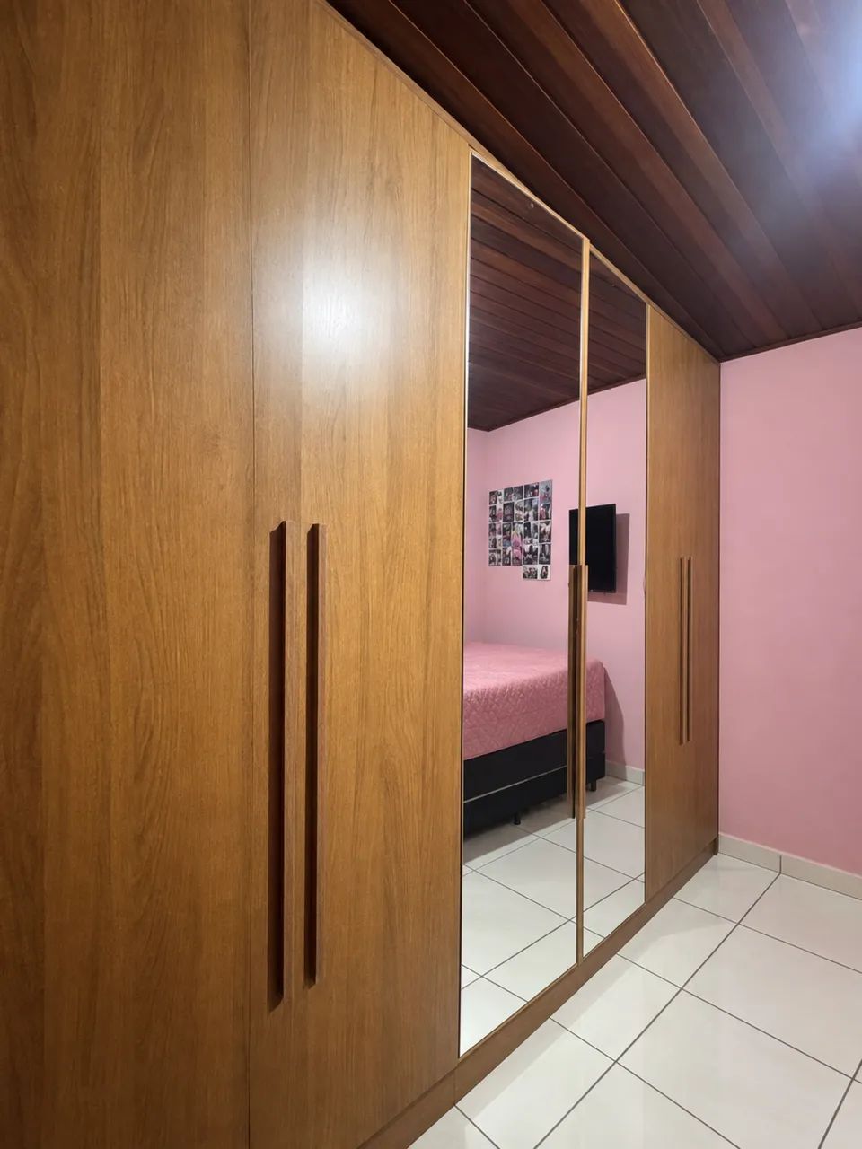 Guarda roupa casal - muito espaçoso 
