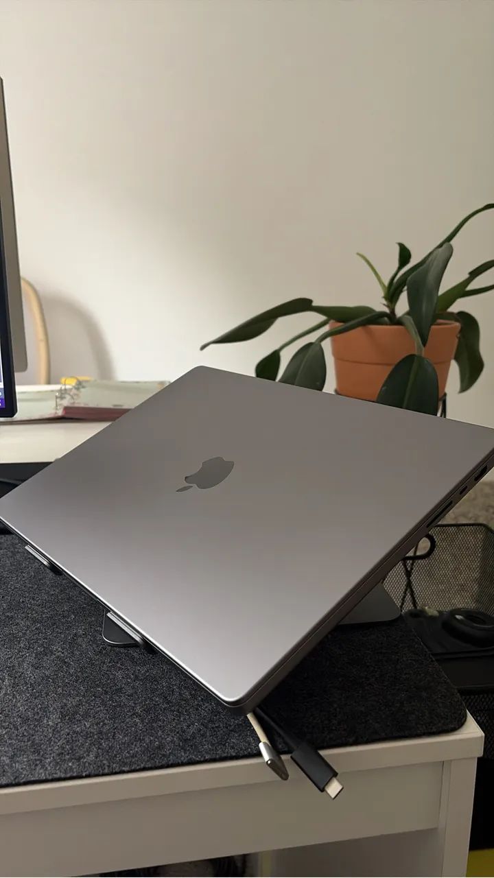MacBook Pro M1 Max 16