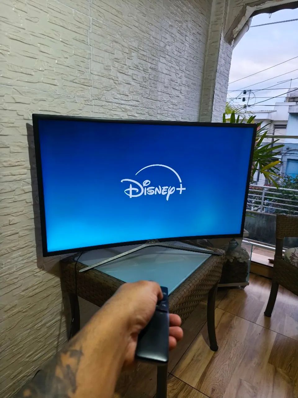 SMART TV 42 POLEGADAS TELA CURVADA IMPEC ÁVEL! - Foto 2