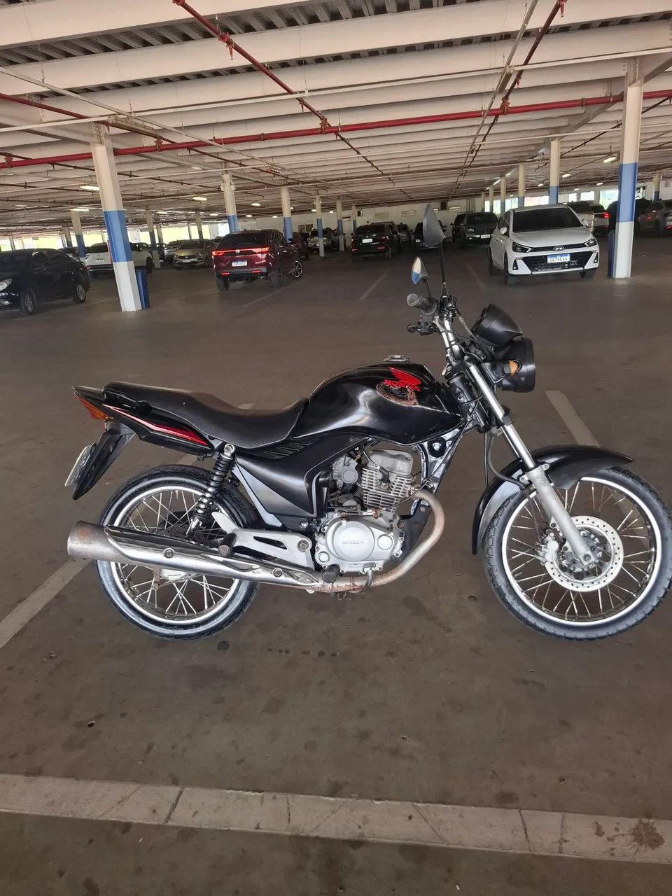 Vendo CG FAN 150 bem conservada