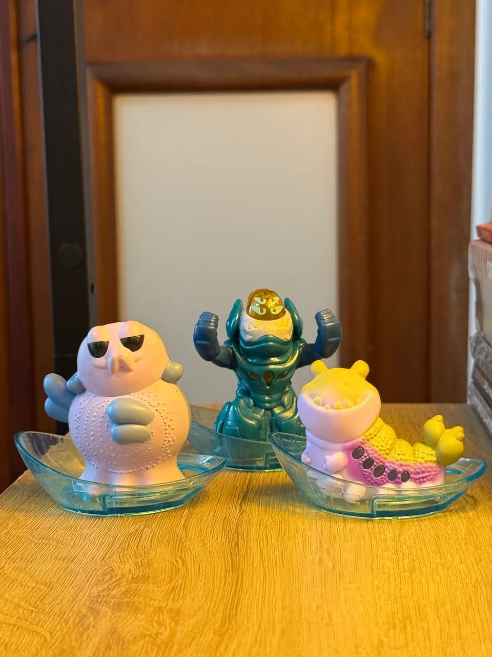 brinquedos mclanche feliz elio disney pixar
