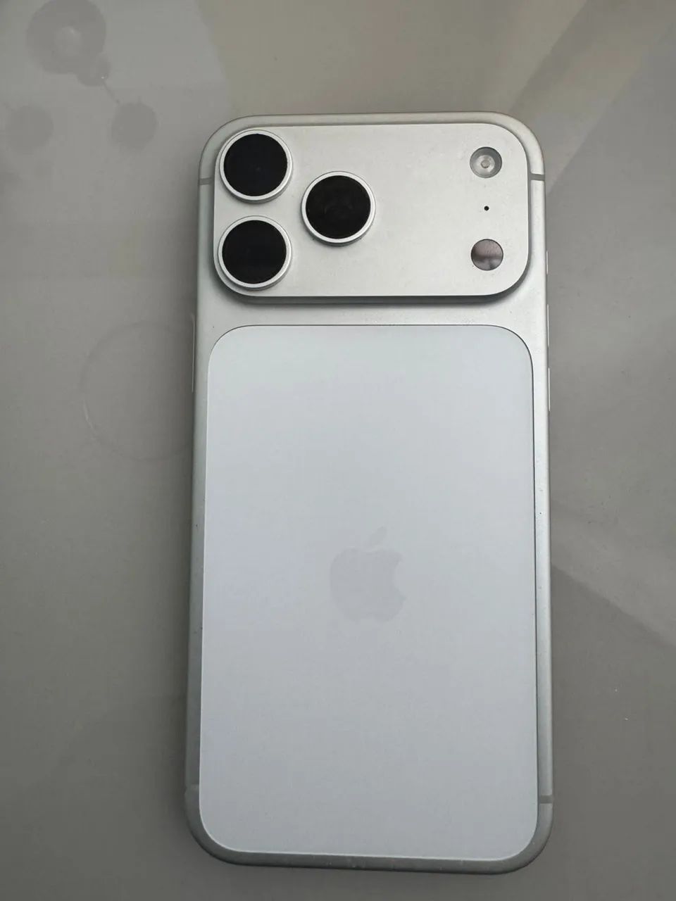 iPhone 17 Pro Max 256 GB Na Garantia até 02/2027 - Celulares e