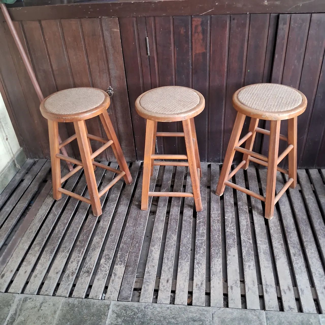 3 Banquetas madeira maçica cerejeira 