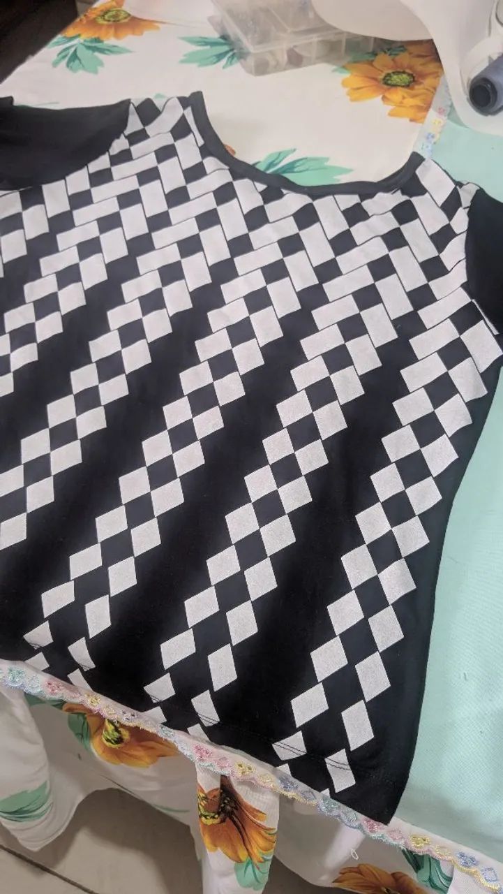 Conserto e Ajuste de Roupas - Costureira Profissional - Foto 2