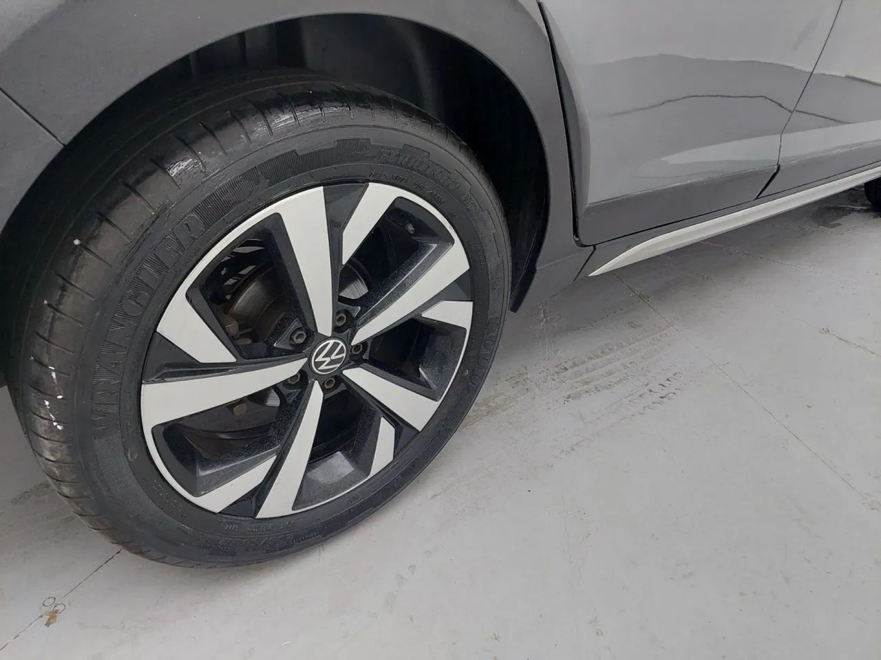 Volkswagen Nivus Highline 1.0 200 TSI Flex Aut., foto 14 de 18