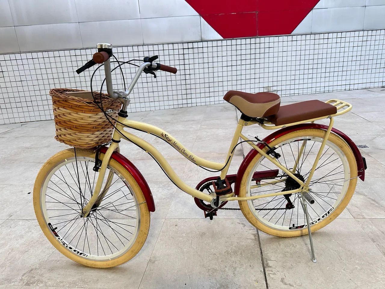 Bicicleta Retrô Aro 26 - 6 Marchas + Cesta e Garupa