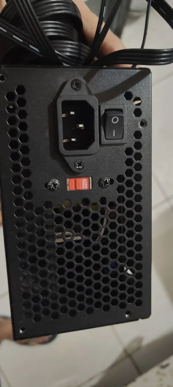 Vendo Fonte Bluecase 500W para PC - Bivolt - Funcionando 100% - Foto 2