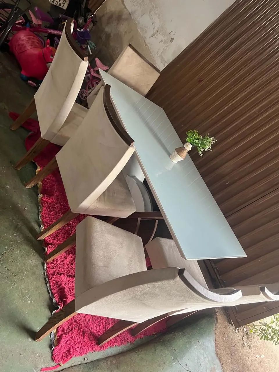 Mesa grande de vidro 5 cadeiras conservada