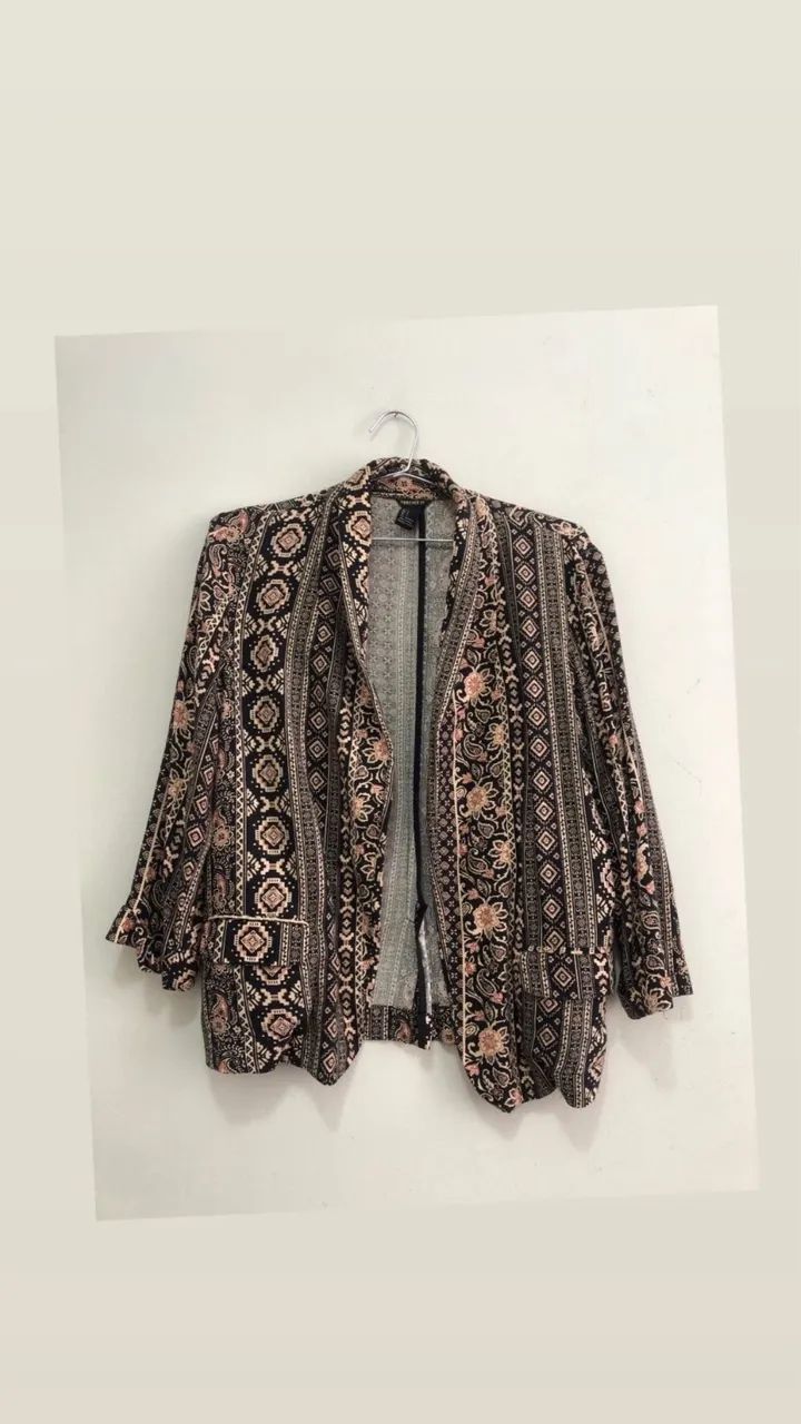 Casaquinho tamanho P Forever 21