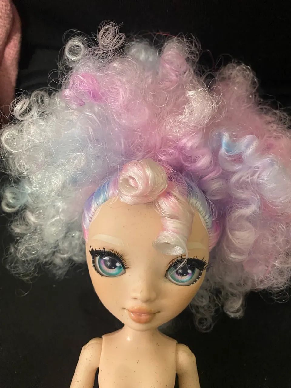 RAINBOW HIGH