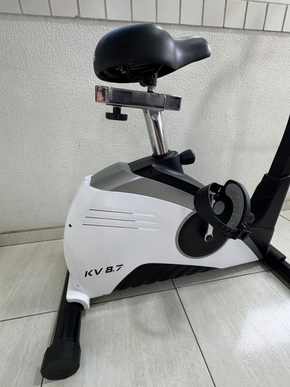 Bicicleta Ergométrica Kikos Kv8.7i Bivolt - Foto 3