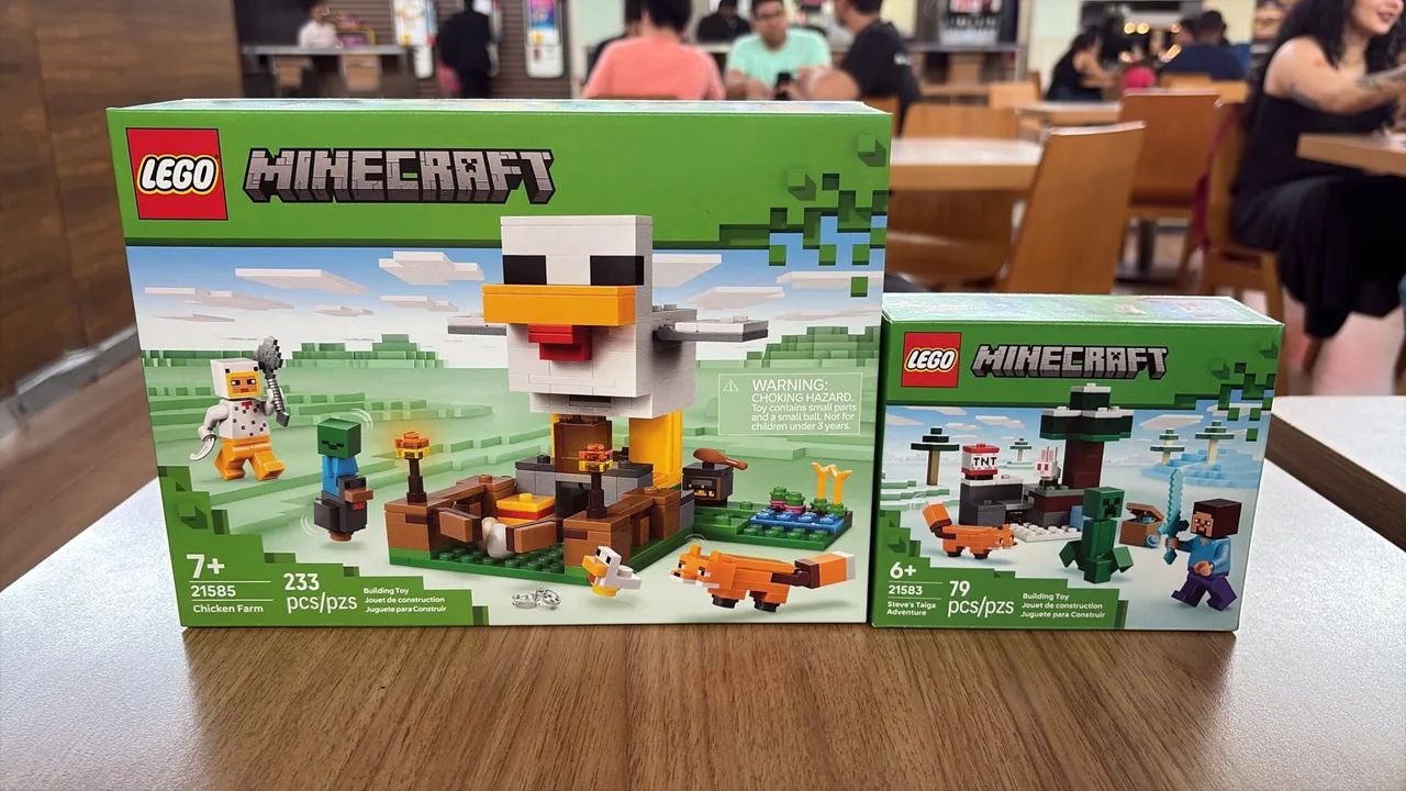 Vendo dois legos Minecraft com caixa