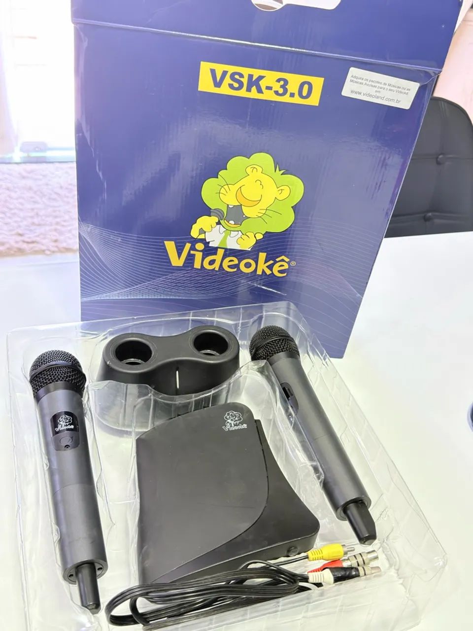 Videokê VSK-3.0 com 2 microfones sem fio e caixa original - Foto 2