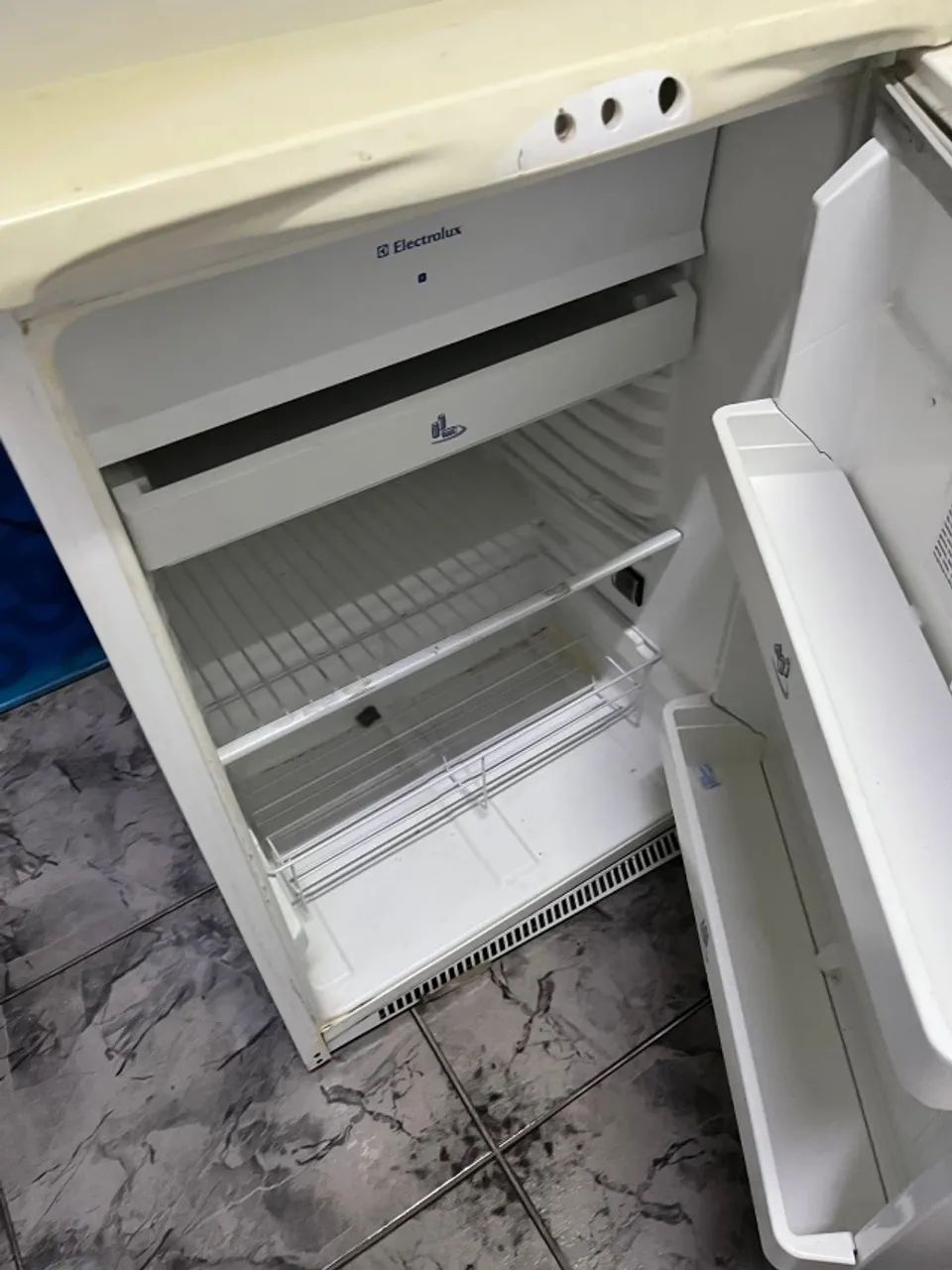 Frigobar Electrolux 135 L usado - Foto 2