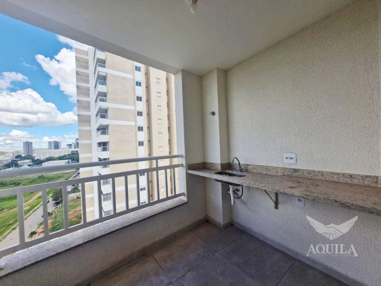 APARTAMENTO COM 3 QUARTOS - 1 SUÍTE - EDIFÍCIO BARÃO DE IGUATEMI - PARQUE CAMPOLIM - SOROC