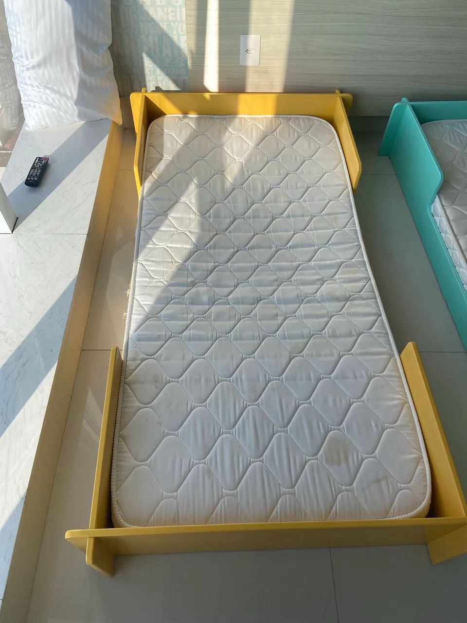 Cama Júnior Tok & Stok + colchão 