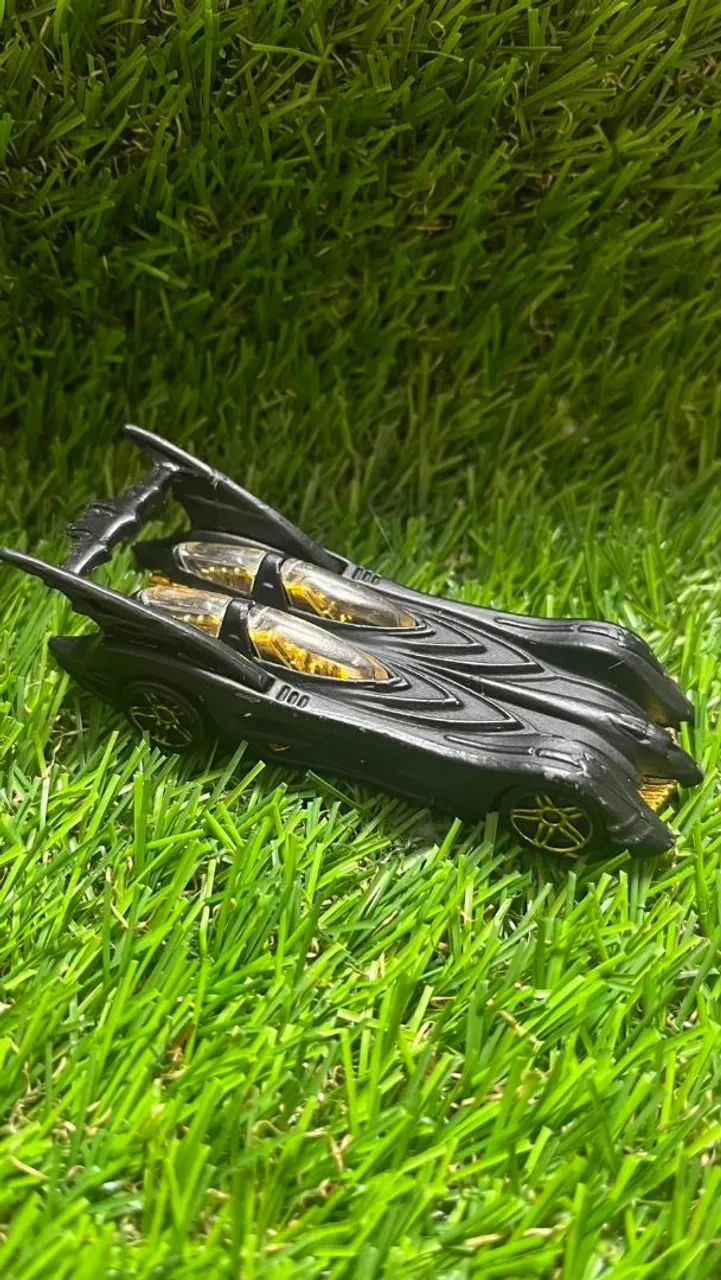 Hot Wheels Batmobile / Batman 207/2006 