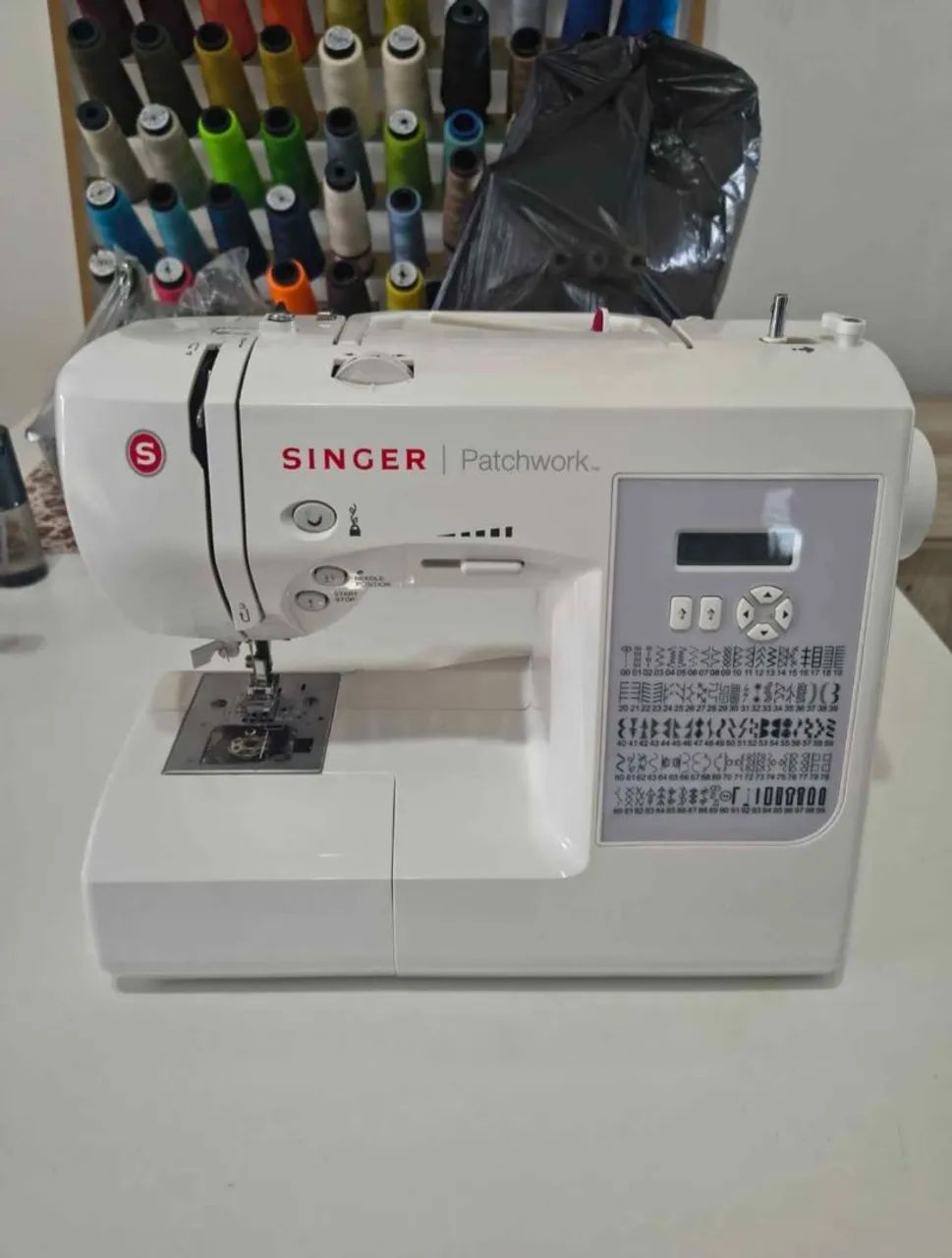 Máquina de Costura Singer 7285 Patchwork Eletrônica 