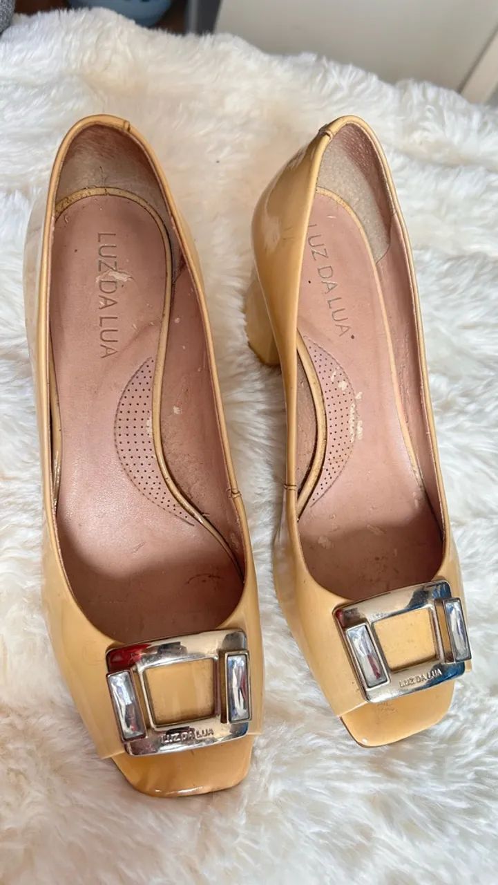 Sapato feminino Luz da Lua peep toe