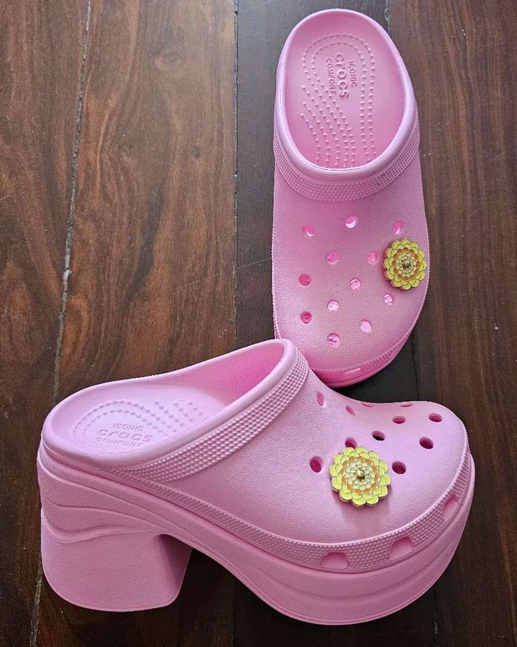 Sandália Crocs - Foto 2