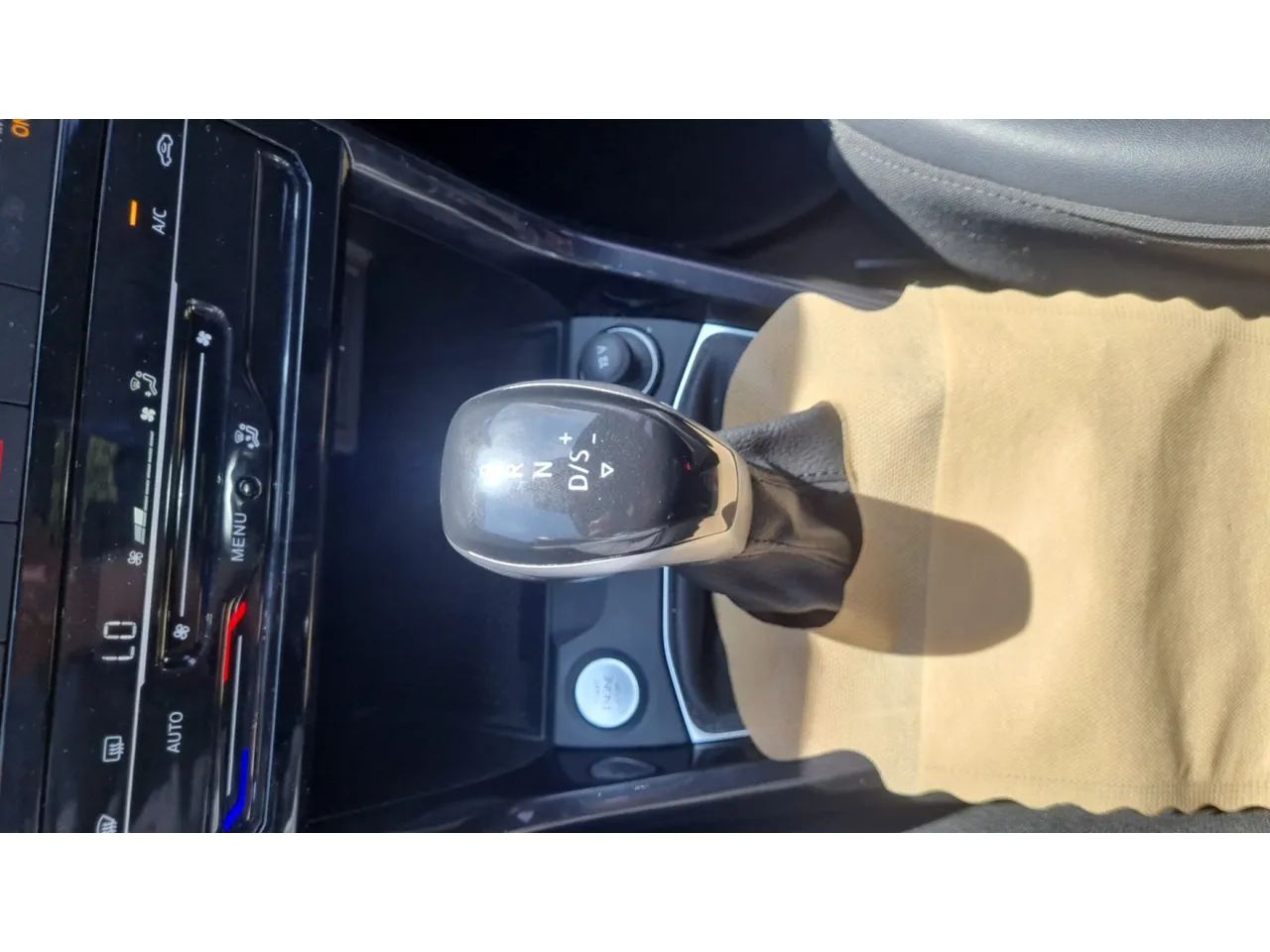 Volkswagen T-Cross Highline 1.4 TSI Flex 16V 5P AUT, foto 14 de 17
