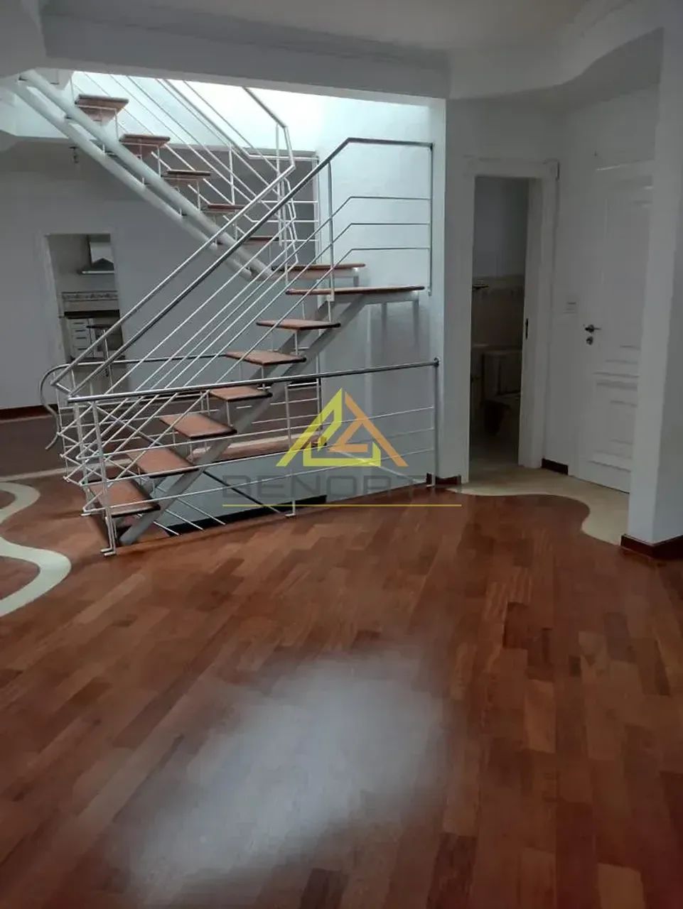 Sobrado em Santana com 296 m² com 3 suítes e 3 vagas de garagem. - Foto 3