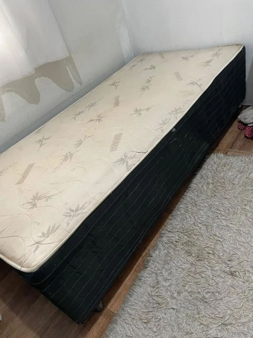Cama e cabeceira