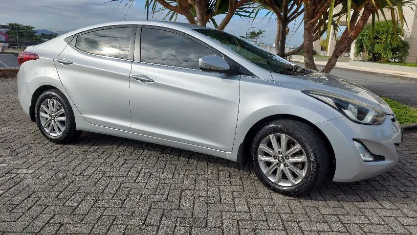 Hyundai Elantra GLS 2.0 16V Flex Aut. 2014 - Foto 3