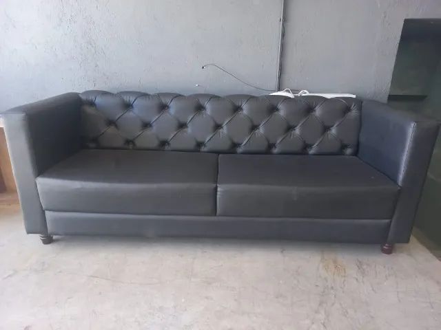 Sofá 3 lugares Preto - Couro imitaç ão - 2,1m - Foto 2