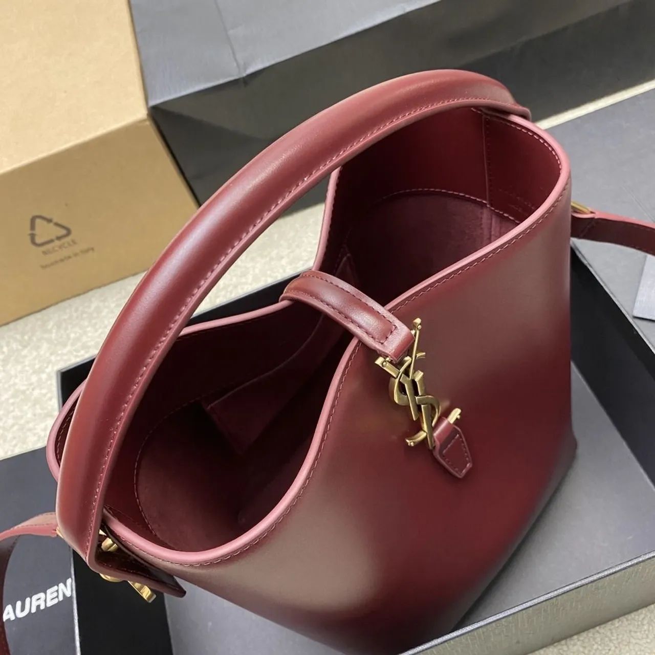 Bolsa YSL LE 37 EM COURO de Bezerro Vinho  - Foto 3
