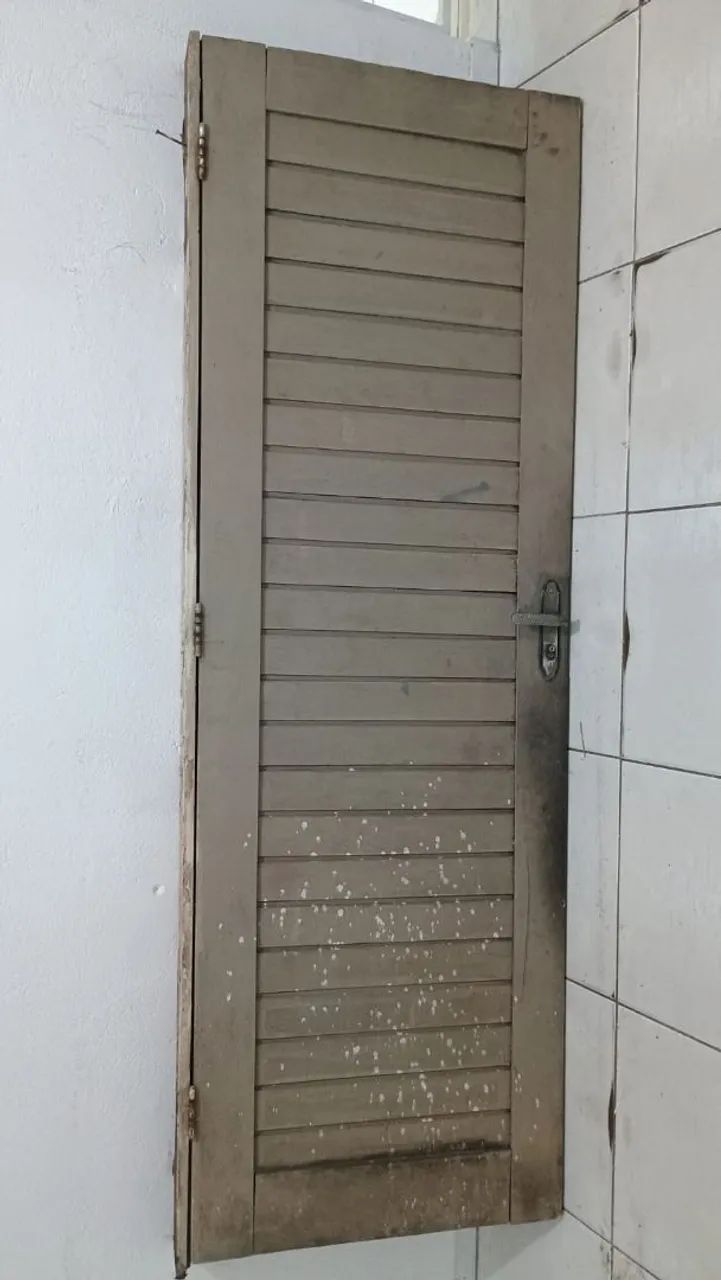 Vende se porta de madeira macica65093523768963120