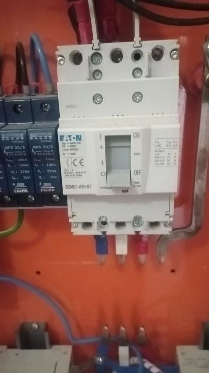 Painel de disjuntores junto com quadro - Foto 2