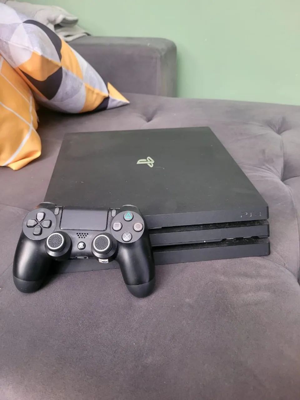 PS4 PRO DESBLOQUEADO.