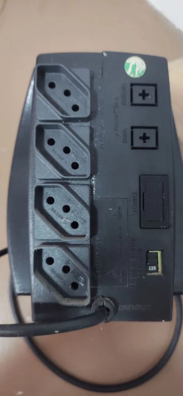 Estabilizador Enermax com fusível de proteção  - Foto 3