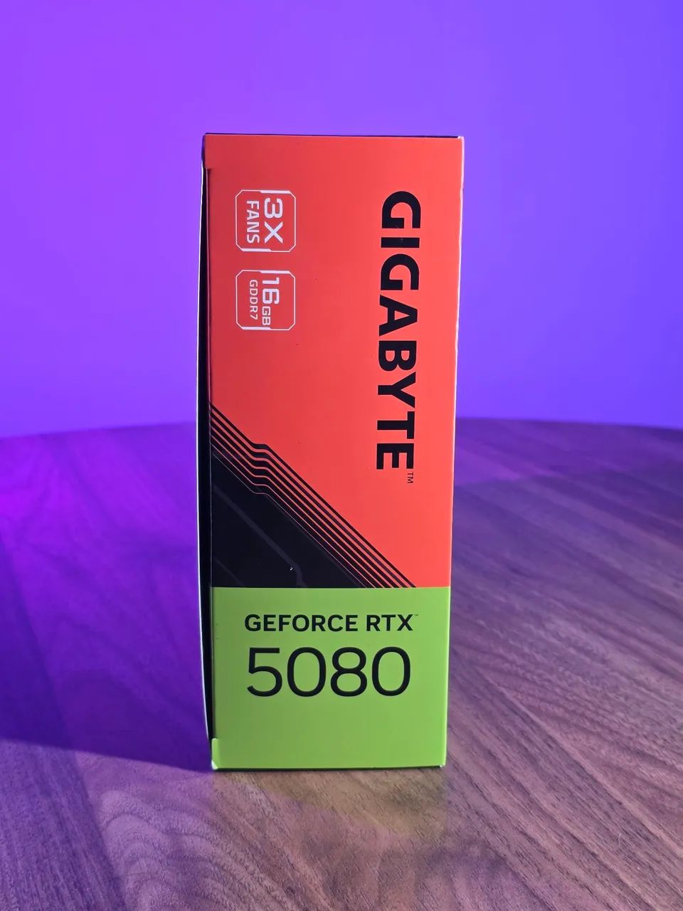 RTX 5080 16GB Gigabyte (NOVA LACRADA) - Foto 2