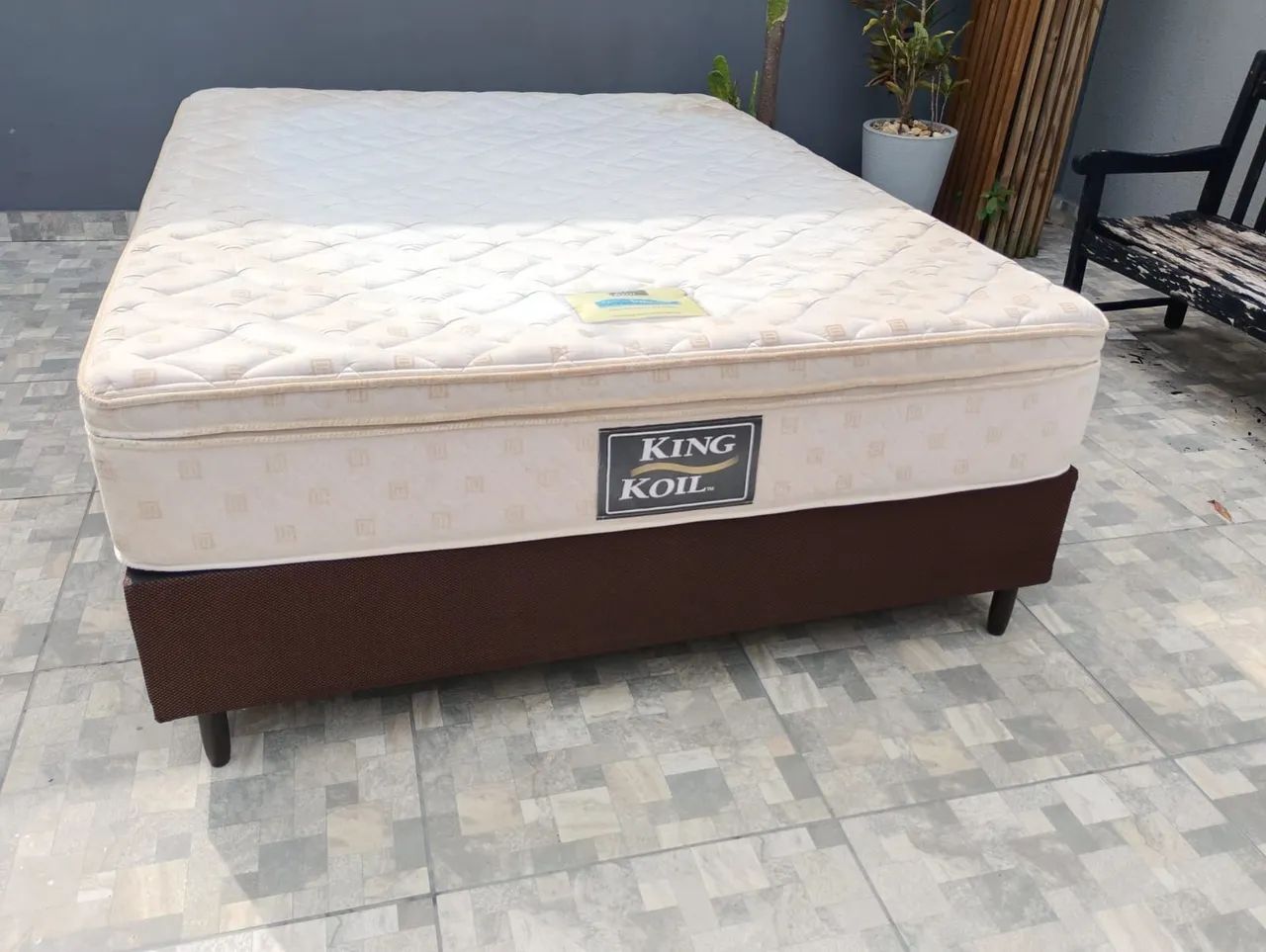 Excelente Colchão Queen Size ótima marca 