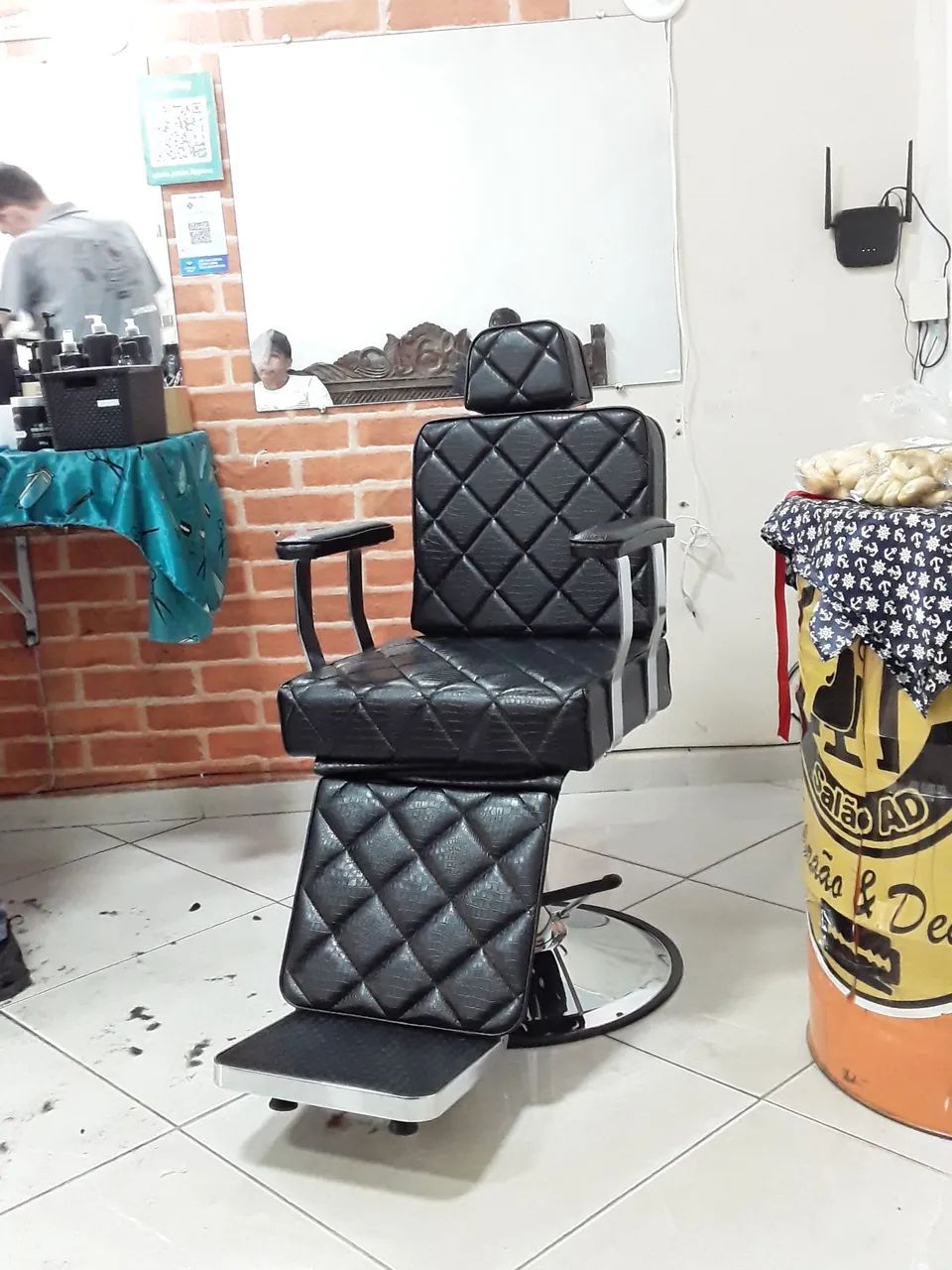 Cadeira de barbeiro - Foto 2