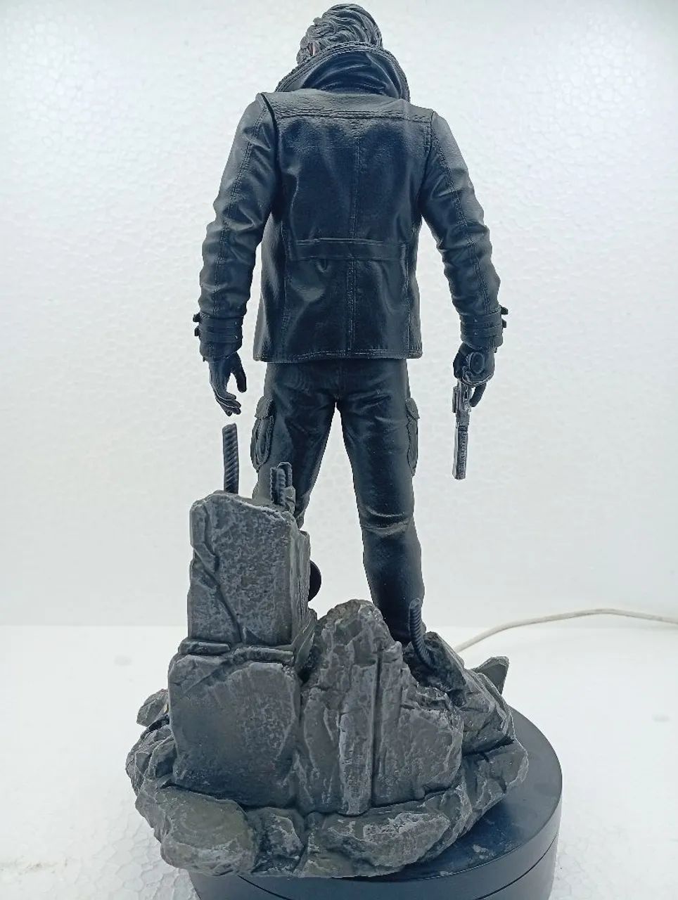 LEON KENNEDY Residente evil réquiem  - Foto 4